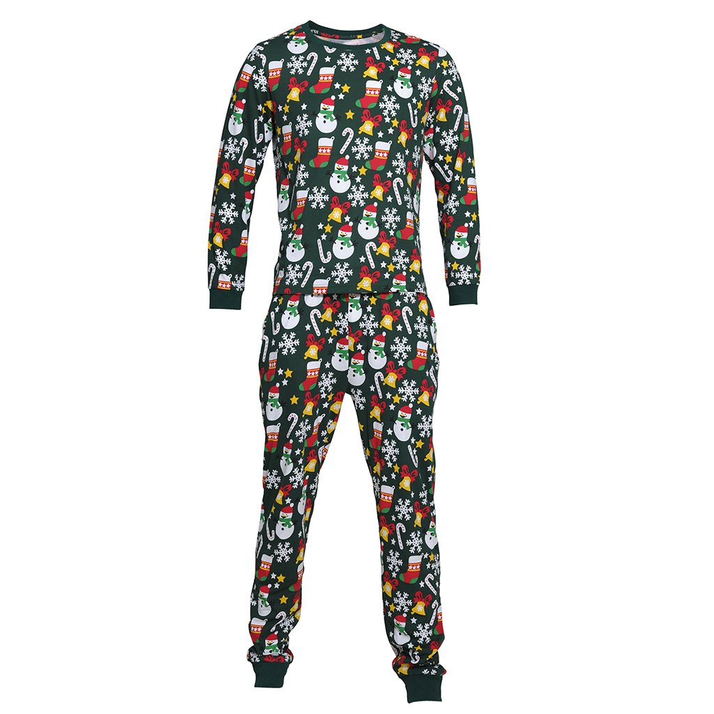 Pyjama de Noël vert avec un imprimé de Noël.